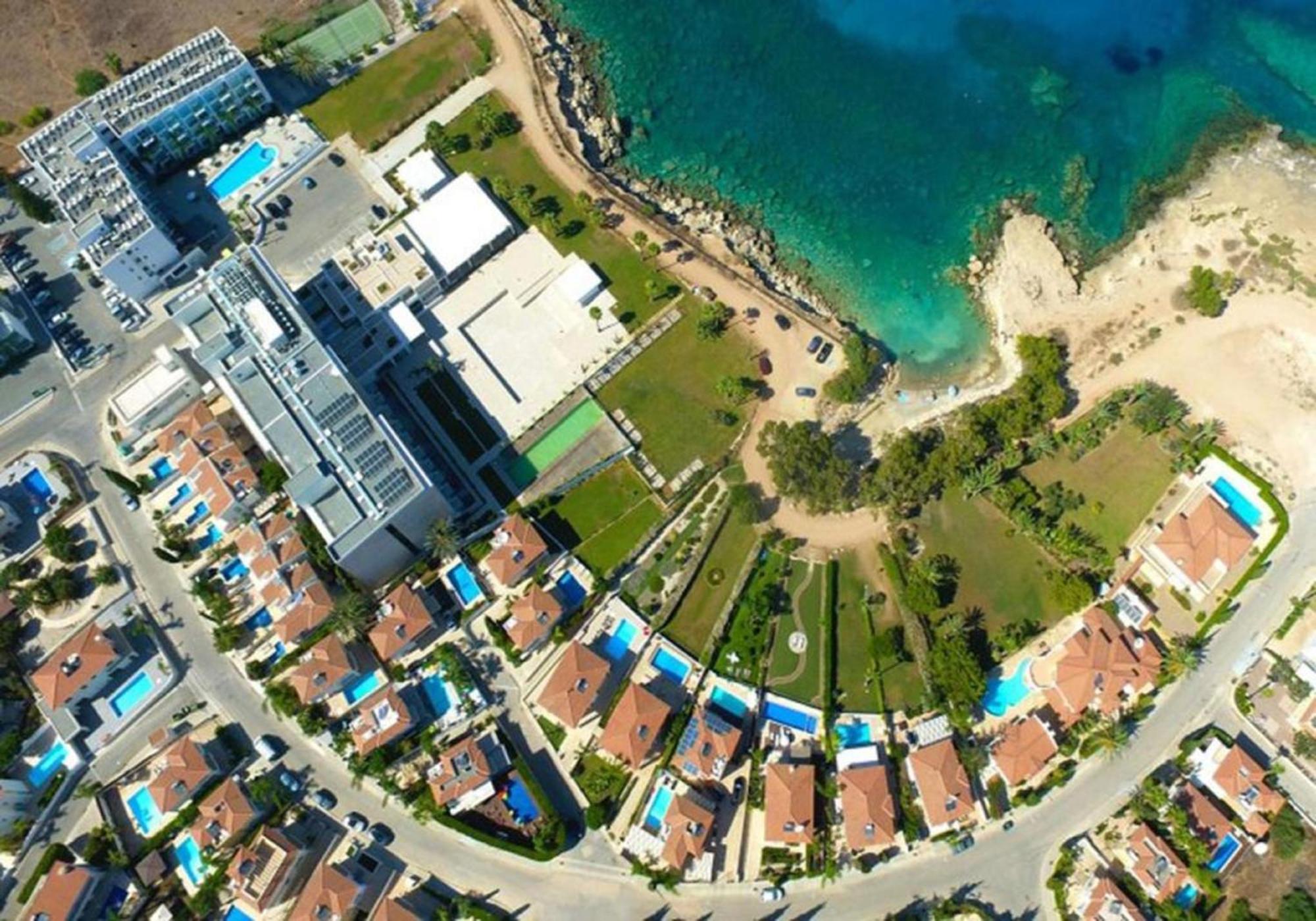 Amber - Coralli Beachfront Apartment Protaras Exteriér fotografie
