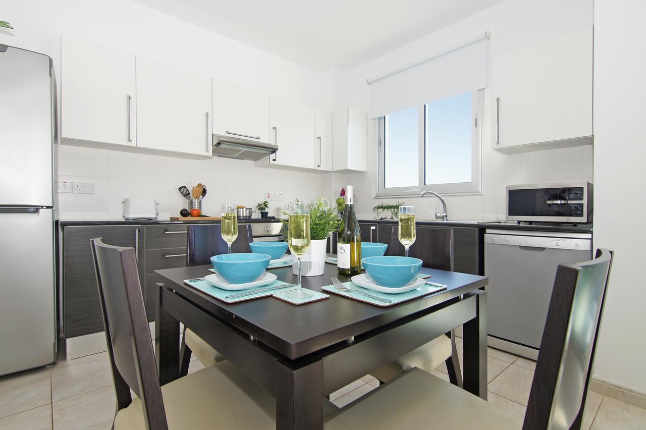 Amber - Coralli Beachfront Apartment Protaras Exteriér fotografie